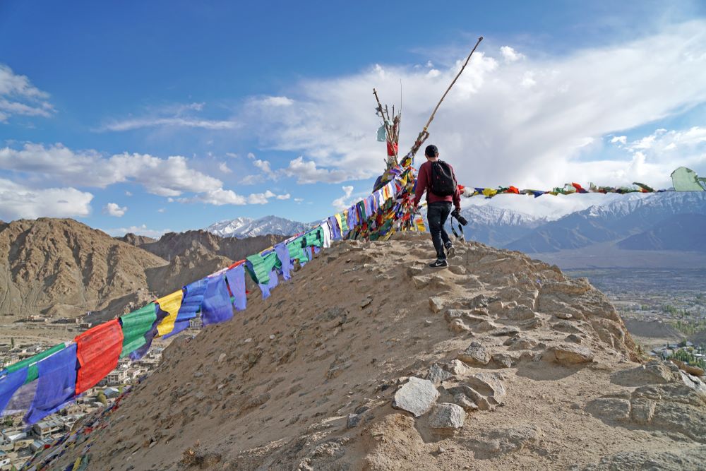 tacking in leh